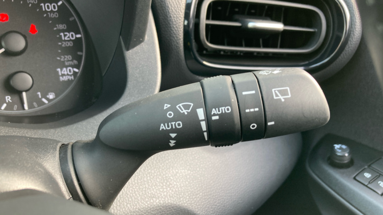 Toyota Yaris 1.5 Hybrid Icon 5dr CVT Hybrid Hatchback